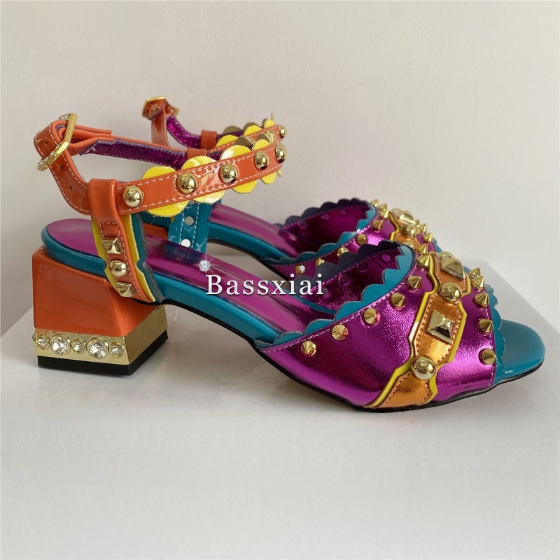 Luxury Rivet T-Strap Sandals W - đánh giá và giá Casual Sandal Leather