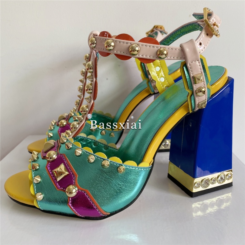 Luxury Rivet T-Strap Sandals W - đánh giá và giá Casual Sandal Leather
