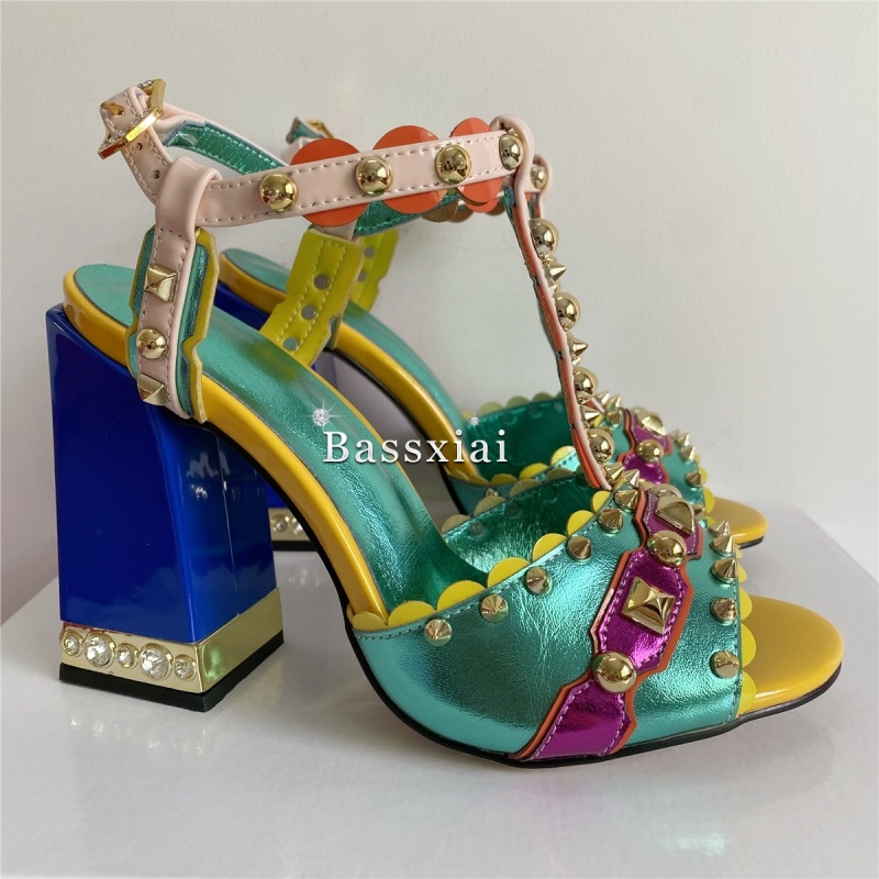 Luxury Rivet T-Strap Sandals W - đánh giá và giá Casual Sandal Leather
